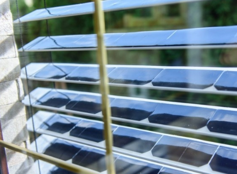 乌克兰公司开发出SolarGaps智能太阳能百叶窗 既能遮阳又能发电