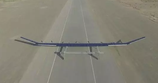 我国首款大型太阳能无人机完成高空飞行