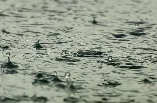 雨滴发电功率转化效率85% 可与太阳能互补