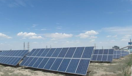 甘孜州首个自主开发的光伏电站并网发电