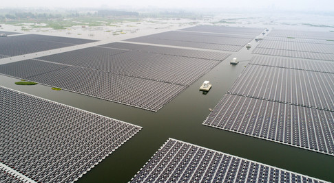 中国启动全球最大浮动太阳能电厂 可满足1.5万户家庭用电