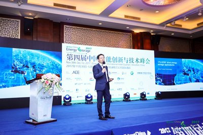 李卫春围绕储能商业化实践,就“PV+ESS”服务模式进行了主题演讲
