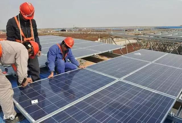 2018年扶贫新形式:“光伏扶贫”,农村电费每户每度将补贴0.42元