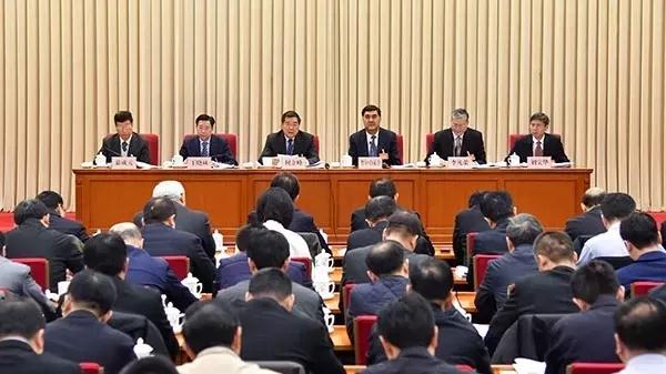 国家能源局努尔·白克力：到2020年在全国范围内基本解决弃风弃光问题