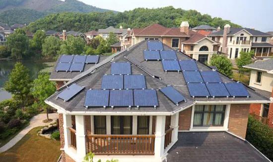 企业租用屋顶并以业主名义投资开发户用光伏电站是否存在税务风险？