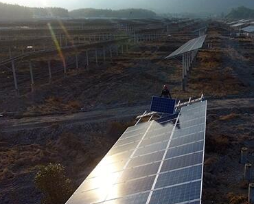 福建占地面积最大光伏发电站一期太阳能光伏板安装成功